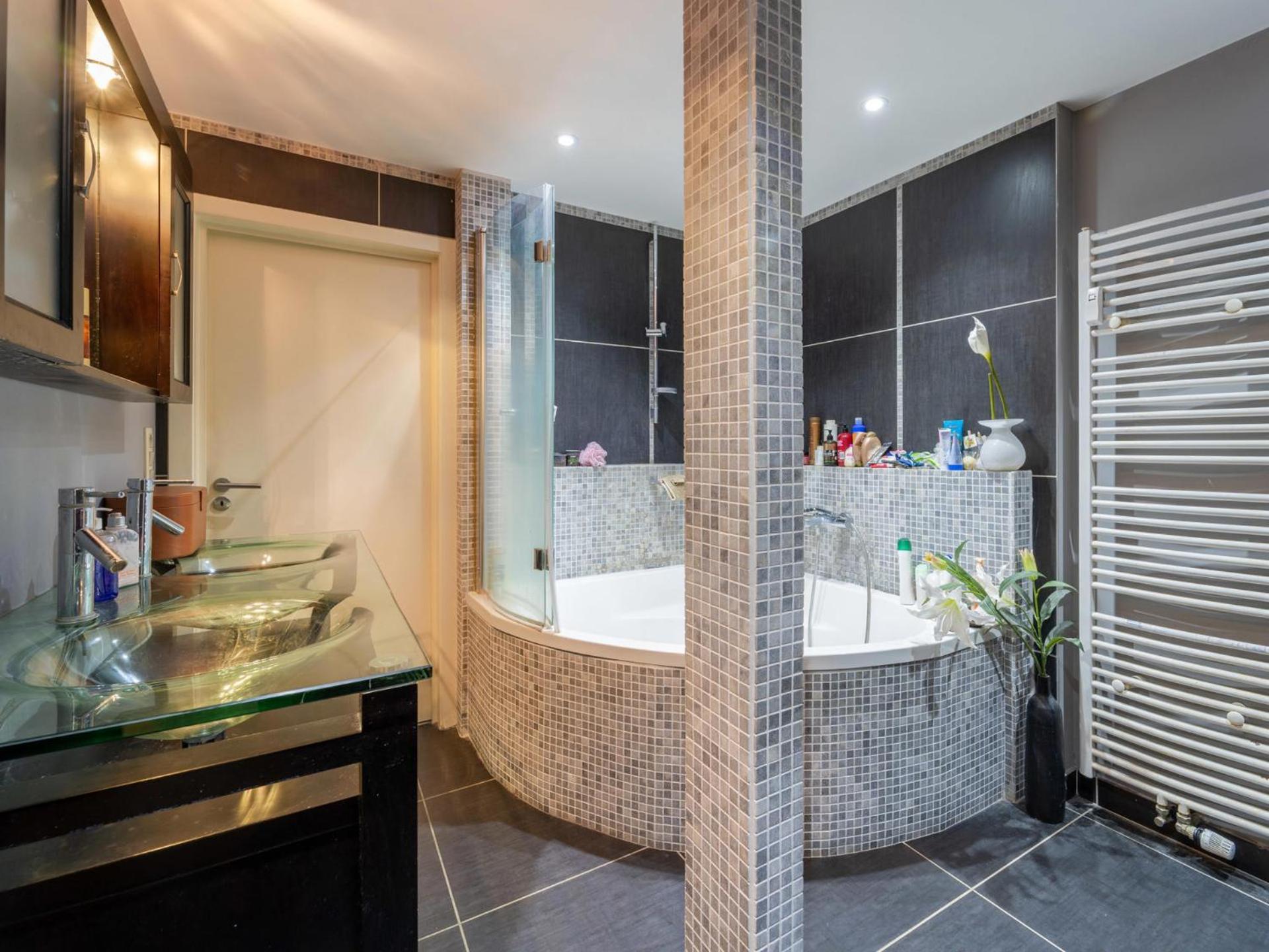 Luxe Serene Residence Brussels Ngoại thất bức ảnh